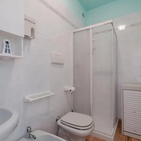 Azzurra - Monolocale Con Piscina E Wifi シルミオーネ